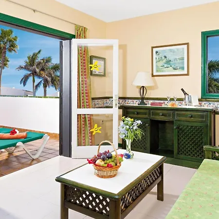 Apartment With Pool Views, 200m From The Caleta De Fuste